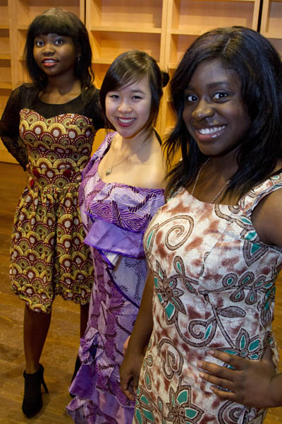  Model Dress 2012 on Modeling Nigerian Dresses For The Inside Africa Fashion Show Are First
