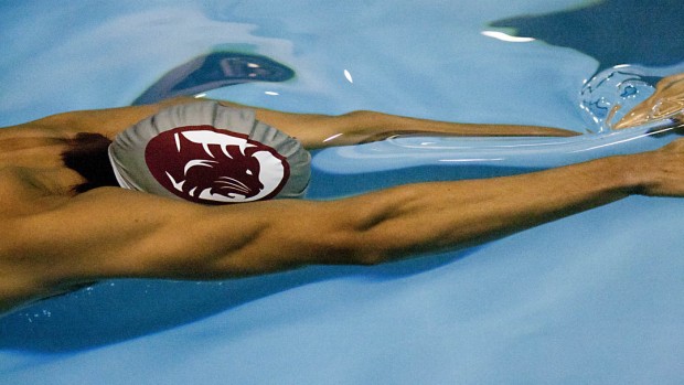 featured_120108_Swimming_vs.Middlebury_5142
