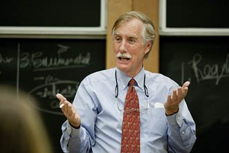 Angus King, Segal Lecturer in American Politics Angus King, Segal Lecturer in American Politics