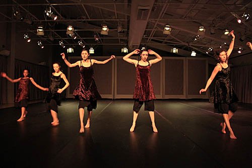 Bates Modern Dance Company Bates Modern Dance Company