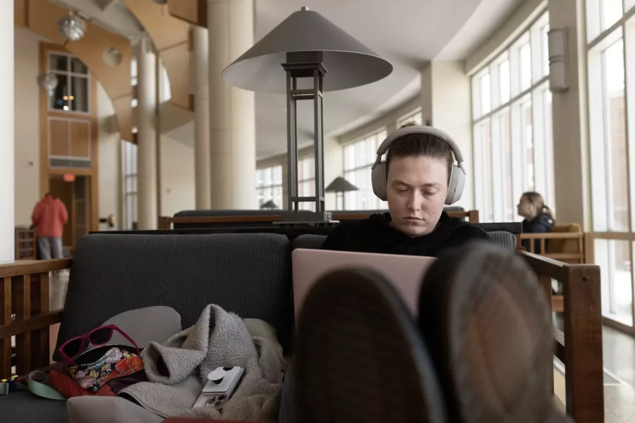 What better place to settle down for a mid-afternoon study session?

Pettengill Hall’s Perry Atrium provides a campus crossroads that’s filled with light and warmth, where students can collaborate, converse, or tackle their projects solo.

Whether it’s a psychology assignment, an anthropology abstract, a tasty snack, or a quiet catchup with a friend, there’s something for everyone here.