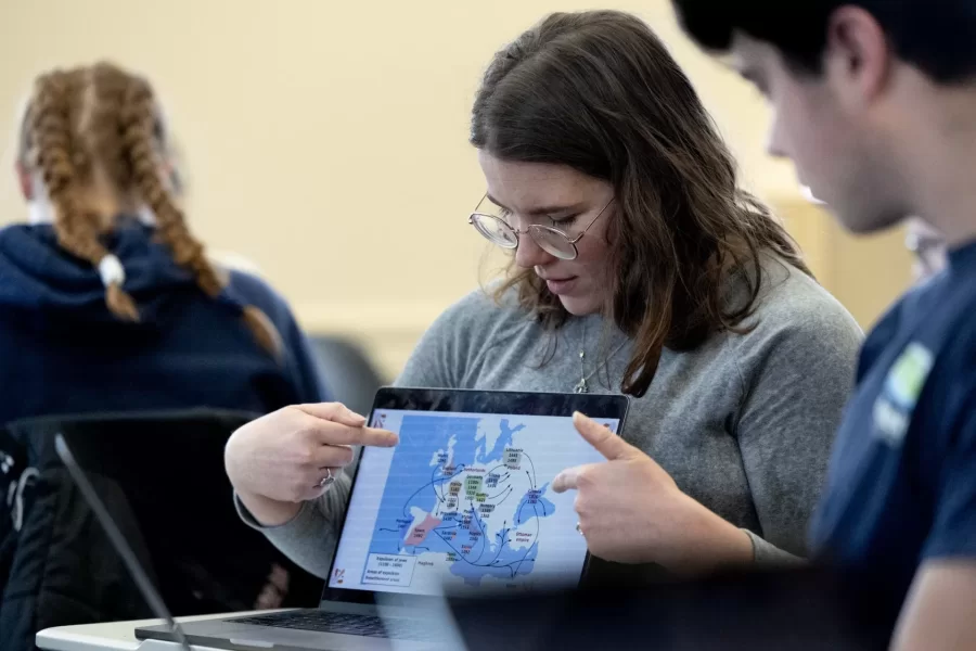 Students in Associate Professor of Hispanic Studies Stephanie Pridgeon’s “Screening Citizenship: Jewish Latin American Film” class prepare for two upcoming presentations they will make at the upcoming
Maine Jewish Film Festival, both in Portland and Bates. One film is called “Torah Tropical” (see below) and the other, made in Argentina and Austria, is called “The Klezmer Project).
Pridgeon says:
This coming Tuesday, March 4 at 7 PM in Olin, we will be screening the beautiful documentary “Torah Tropical” followed by a Q + A with producer Heidi Paster (parent of a current Bates student) led by students from my Jewish Latin American film seminar. The documentary follows the story of a family in Cali, Colombia, who converts to Judaism and attempts to immigrate to Israel. Please join us if you're interested and please also consider passing along the information to your students, colleagues, and friends if they might also be interested (entry is free for Bates staff, faculty, and students!)
This course considers films from throughout Latin America made by Jewish directors. Students learn the history of Latin American film production as well as terms and skills necessary for audiovisual analysis. The course examines the ways in which film is used as a vehicle to explore and represent issues of identity, belonging, immigration, and assimilation that have long characterized Jewish experiences in Latin America. Moreover, the course focuses on filmmakers’ engagement with key social and political issues within their respective countries as well as on a regional or global scale. Taught in Spanish. Recommended background: HISP 228. Prerequisite(s): HISP 210 or 211.