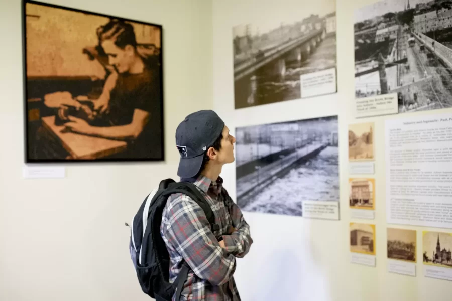 Students in the "Introduction to Historical Methods" Short Term unit taught by historians Margaret Creighton and Hilmar Jensen take a walking tour of Lewiston led by local attorney Elliott Epstein, founder of Museum L-A. The focus of this year's course is immigration. Here, the group stops to view the Basilica of Saints Peter and Paul on Ash Street, including sophomores James Erwin, Ben Aicher, George Bishop and Cristopher Hernandez Sifontes. 

Class list
Ben Aicher 
George Bishop (not on Quebec City trip)
Andrew Cahill
Mike Cronin
Brooke Drabkin
Jack Dugan
James Erwin
Kevin Franco
Lucas Gillespie
Tim Grogan
Quinn Hayward
Cristopher Hernandez Sifontes
Josh Leiner
Kiernan Majerus-Collins
Peter McIntyre
Matt Morris
Daniel Murphy
Marianna Paone
Halley Posner
Collin Richardson
Bridget Ruff
Lily Shi
Sophia Thayer
Andrew Veilleux
Justin Zukowski

Professor of History Margaret Creighton
Associate Professor of  History Hilmar Jensen
Teaching Assistants: Evan Molinari and Madeleine