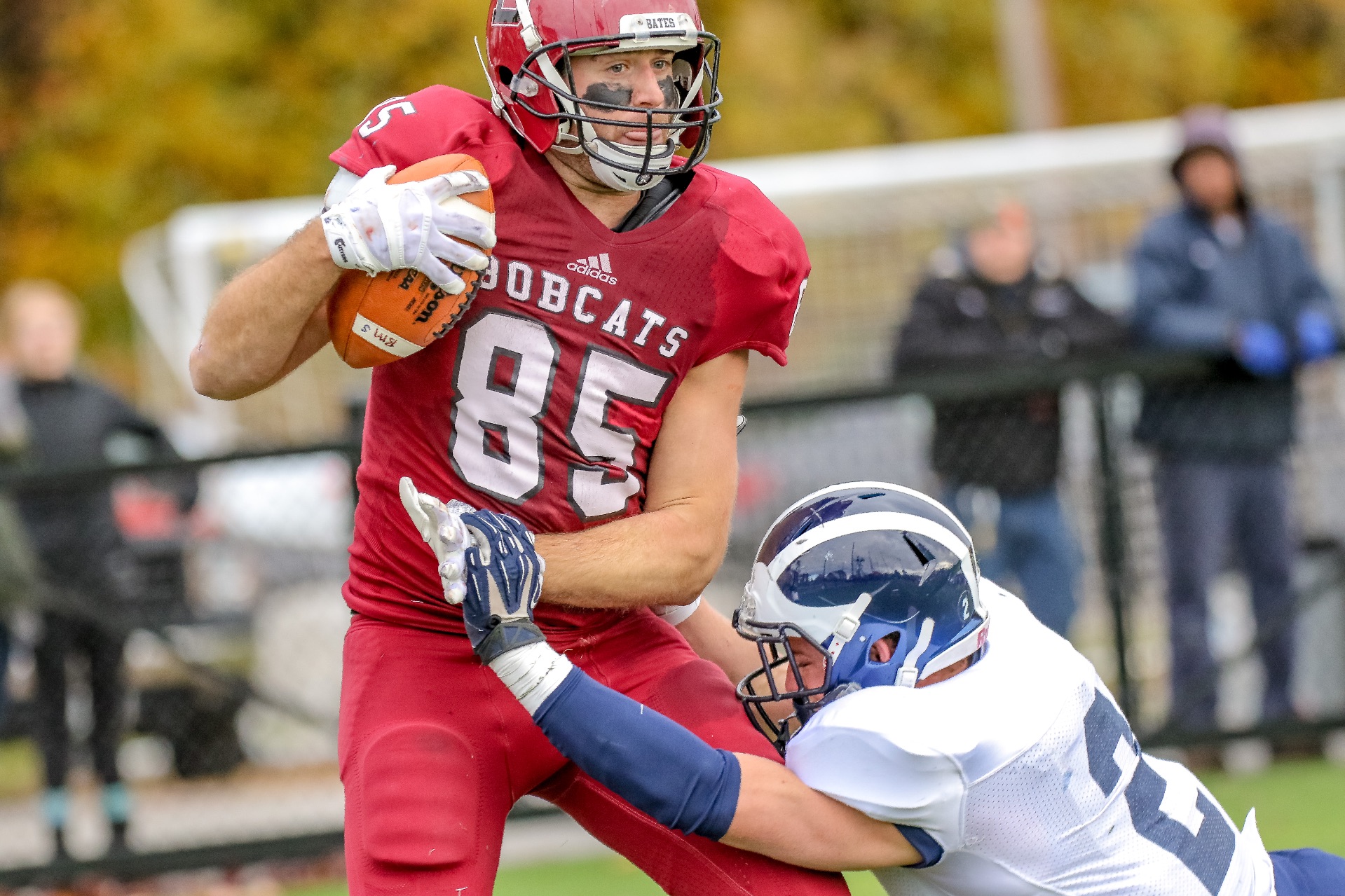 In fall 2015, Bates Football won its second outright CBB title in a row. Linebacker Mark Upton ’17 and wide receiver Mark Riley ’16 (pictured) repeated as All-NESCAC selections, while cornerback Brandon Williams ’17 received his first NESCAC All-Conference honor.
