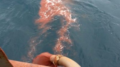 Iron solution being added to the ocean to stimulate a phytoplankton bloom. Photo from officerofthewatch.com.