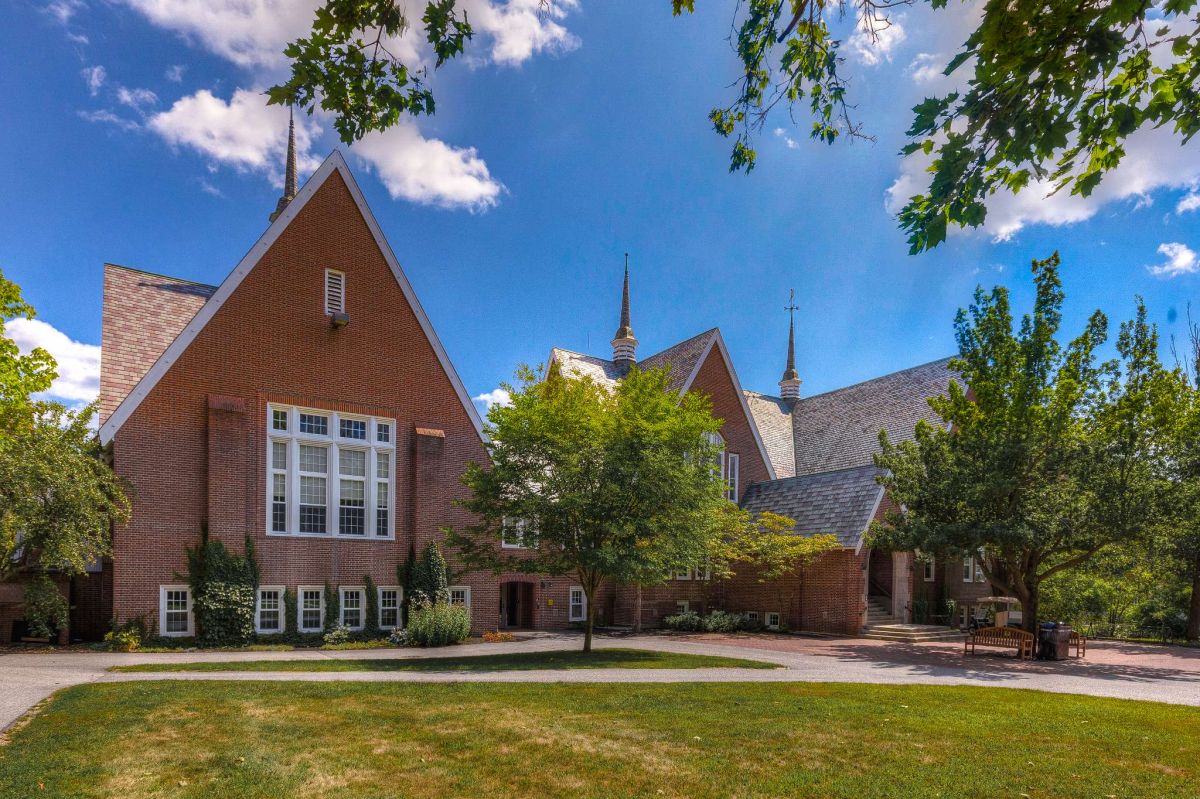 Chase Hall | Campus Tour | Bates College