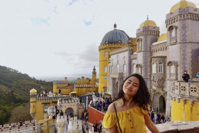 <center><b>Nicole Recto '21</b><br /> Pronouns: she/her/hers<br /> Campus Life Social media Coordinator</center>