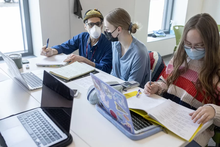 Visiting Assistant Professor of Chemistry and Biochemistry Michael Sommer teaches students in Chemistry 108 in the Bonney Science Center.

Molly Kelley ’25 of South Orange, N.J., in blue shirt