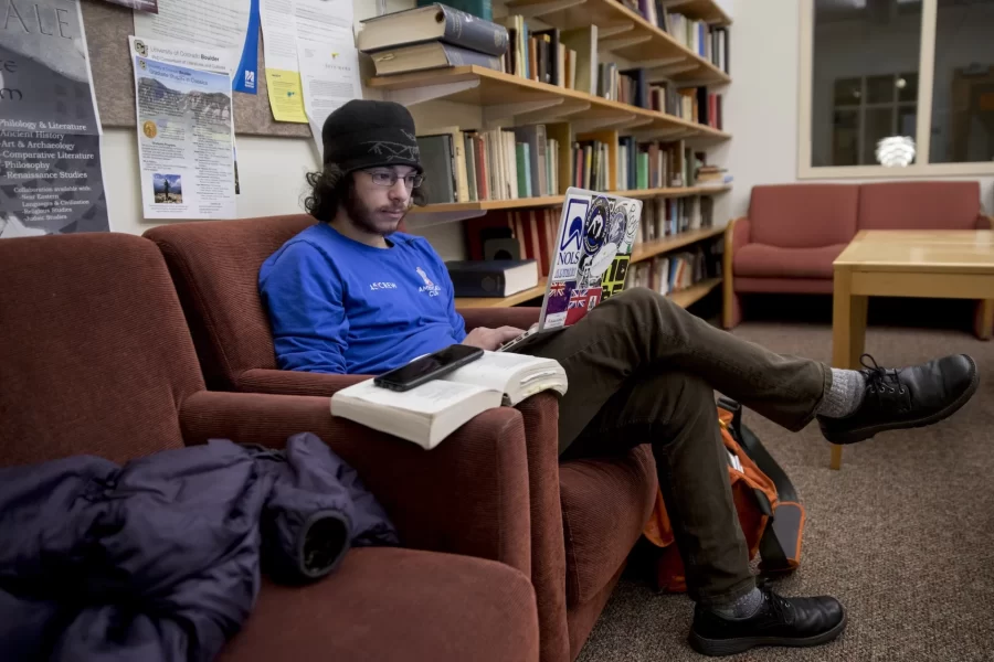Phyllis Graber Jensen
Attachments
Mon, Nov 26, 5:57 PM (4 days ago)
to me
"This is a great place to study."
.
-- Classical and medieval studies major Matthew Berdon '19 of Hartsdale, N.Y., commenting on the peace and quiet he's enjoying in Pettengill Hall's second-floor classical and medieval studies lounge.
.
Borton was working on a reading response to 17th-century English poet John Milton's epic poem "Paradise Lost." (Phyllis Graber Jensen/Bates College)