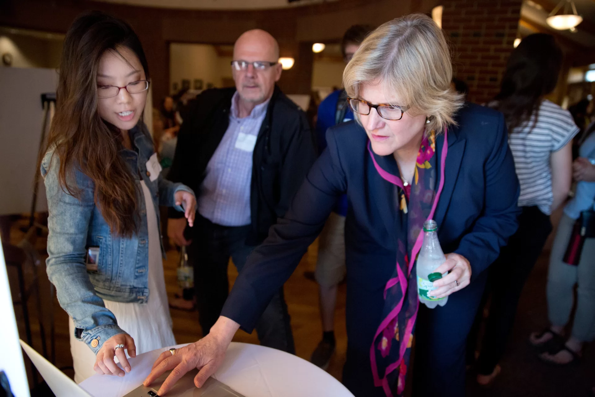 Short Term Curricular Innovation Showcase ?Thursday, May 15, 2014, photographed by Phyllis Graber Jensen/Bates College 4:15-5:30 pm ?Benjamin Mays Center? On Thu, May 8, 2014 at 10:19 AM, Emily Kane wrote: Dear staff and faculty colleagues, As you know, this short term we've launched two pilot programs: practitioner-taught courses and innovative pedagogy/course (re)design courses. If you'd like to find out what the instructors and nearly 100 students in the 9 courses have been up to, please join us for the showcase event. It will kick off with brief remarks by President Spencer and Dean Auer. Then you'll have a chance to wander around the Mays Center and talk with the students, alumni practitioners and continuing Bates faculty involved in the courses as they show off some of their work-in-progress in an interactive format. Our wonderful colleagues in catering will provide fun refreshments, and we all hope you'll consider coming to check it out! -Emily Kane. Short Term Curricular Innovation Showcase ?Thursday ? May 15 ?,? 4:15-5:30 pm ?Benjamin Mays Center? Innovative Pedagogy/ course (re)design courses for ST 14 ED/SO s51A: Innovations in Teaching and Learning: Community Organizing. Mara Tieken. PSYC s51A: Innovations in Teaching and Learning: Pedagogical Explorations in Statistics. Amy Douglas. PSYC s51B: Innovations in Teaching and Learning: Computational Neuroscience. Jason Castro. RHET s51A: Innovations in Teaching and Learning: Presidential Campaign Rhetoric. Stephanie Kelley-Romano. RUSS s51A: Innovations in Teaching and Learning: Multi-Level Language Instruction. Dennis Browne. Practitioner-taught courses for ST14 EXDS s 15A. Short Term Practicum: Graphic Design. Brandy Gibbs-Riley. EXDS s15B. Short Term Practicum: He