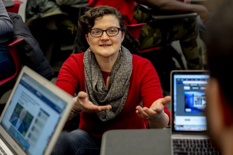 Associate Professor of Digital and Computational Studies Carrie Diaz Eaton teaches a course on detecting misinformation in March. Diaz Eaton created QUBES, a hub for free biology course materials. (Phyllis Graber Jensen/Bates College)