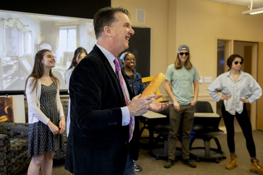 Kirk Read’s spring 2019 oral French course was the last to use traditional printouts or PDFs of the play Marie Malika d’Alger. The class now uses a dedicated website, which will be opened beyond the Bates community by next year. (Phyllis Graber Jensen/Bates College)