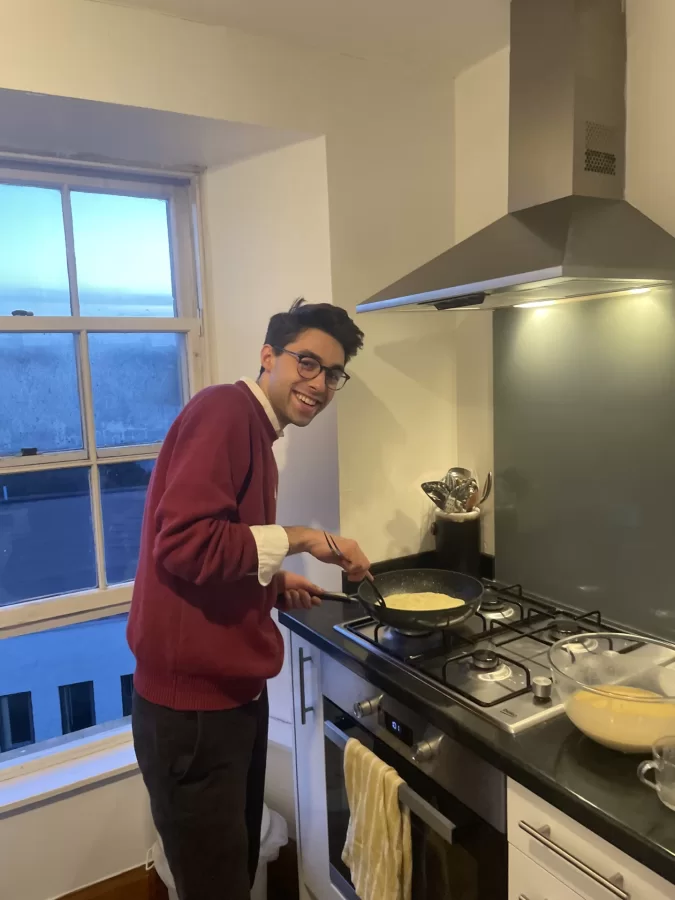 Cooking блины (Russian crepes) in Edinburgh (Photo: Jaden Witte-Schrock)