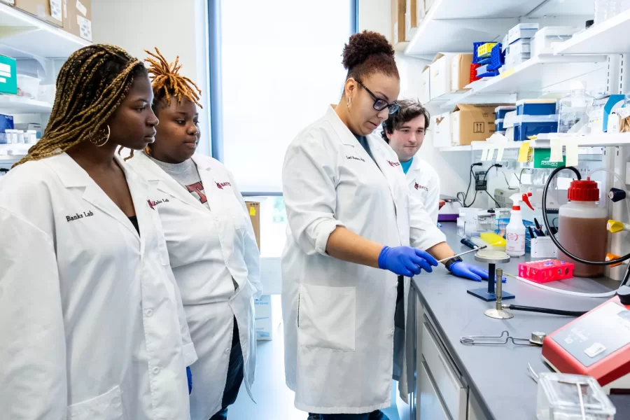 Assistant Professor of Biology Lori Banks works with summer research scientists Blessing Akinmade ’25, Starr Bradley ‘25, and Hayden Kittell in her Bonney Science Center lab. The Bonney Science Center, which opened in September 2021, is a transformative home for science at Bates. Its teaching and research spaces, advanced instrumentation rooms, state-of-the-art vivarium, and beautiful spaces for study and exchange inspire innovation and collaboration.