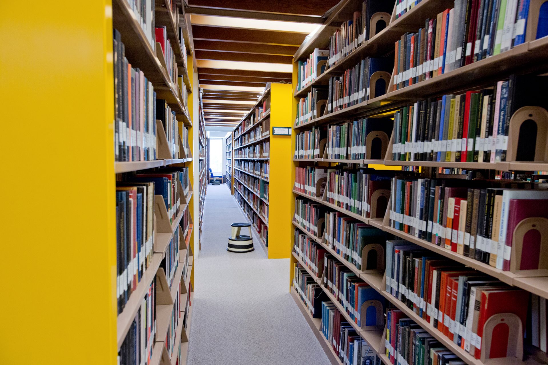 Browse the shelf — virtually | Library | Bates College