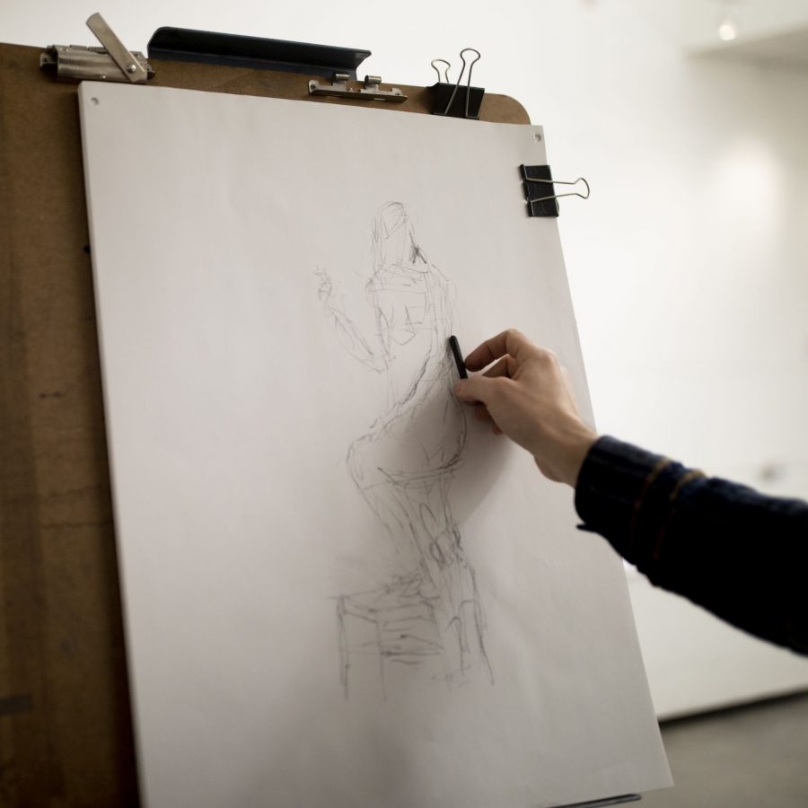 Olin Arts Center

Community members, students, and staff attend a life drawing class.