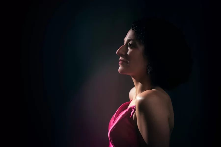 Concert pianist, Clarelongendyke, will lead Bates students through many aspects of classical piano performance!