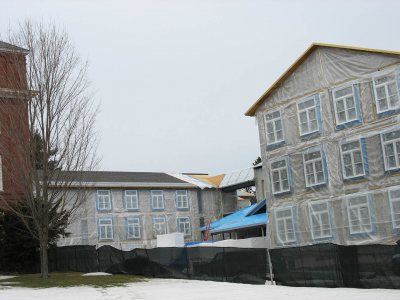 Plastic wrap on the new student housing. (Doug Hubley/Bates College)