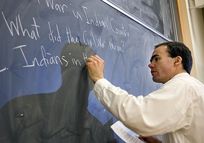 Associate Professor of History Joseph Hall Jr., a member of the Bates College faculty since 2002, has received the college's 2009 Kroepsch Award for Excellence in Teaching.

Shown here teaching History 244, Native American History, in Pettengill G65.