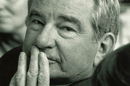 Hedley Reynolds dies