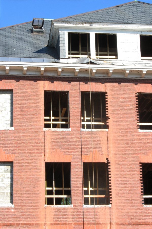 The vertical lines in the east wall of Roger Williams Hall are cuts where a section will be removed and a new addition connected. (Brittney French '11/Bates College)