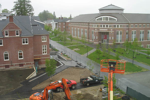 Alumni Walk, Hedge, Pettengill