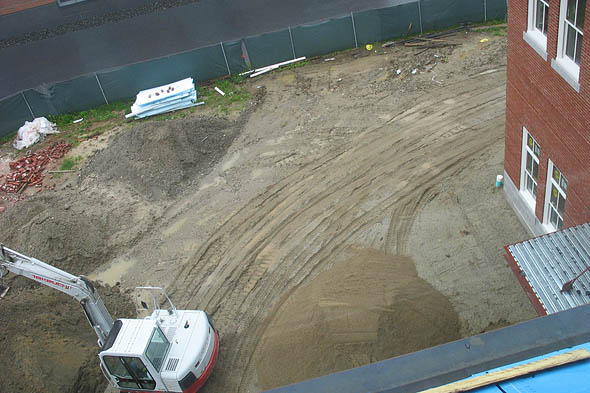 Power shovel at Roger Williams Hall