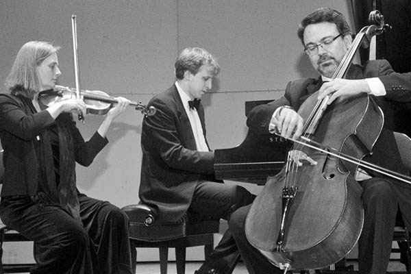 The Capital Trio consists of Hilary Cumming, Duncan Cumming '93 and Şölen Dikener.