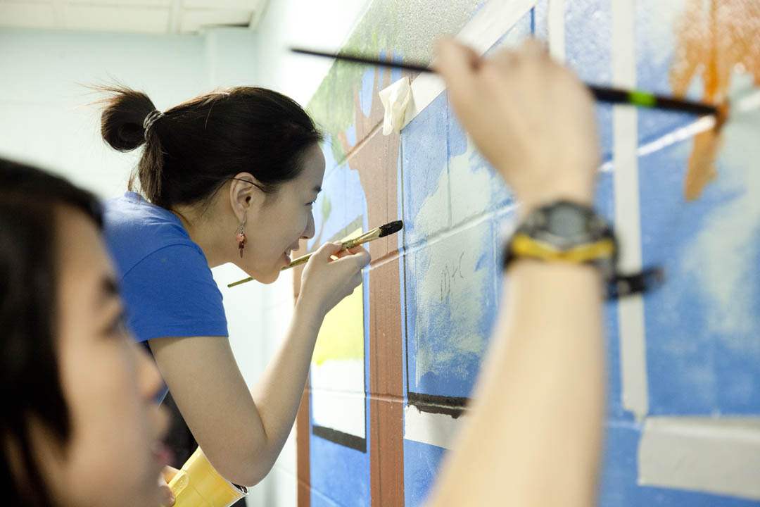 Bates students’ art brightens workday for emergency dispatchers