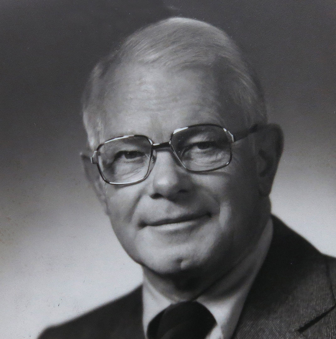 Trustee Chair Emeritus E. Robert Kinney ’39, corporate and civic leader with ‘good, gutsy Maine business sense,’ dies at 96