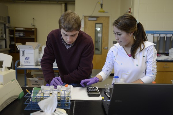 during a lab session for CHEM322 on March 5, 2013.