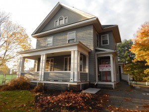 Something to remember it by: 45 Campus Ave. in its last days. (Doug Hubley/Bates College)