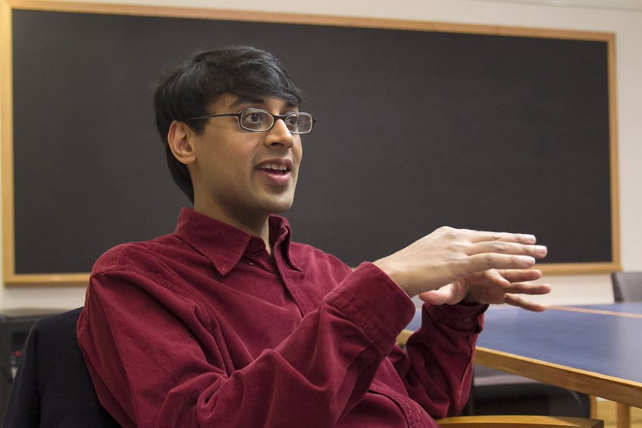 Manjul Bhargava offers the 2015 Commencement address at Bates, on May 31. 