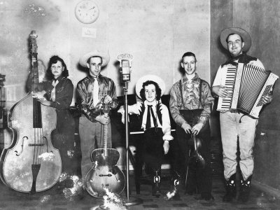 Sylvia and Rosaire Roy at WCOU Studios on Lisbon Street, Lewiston, circa 1945. Courtesy University of Southern Maine, Franco-American Collection.