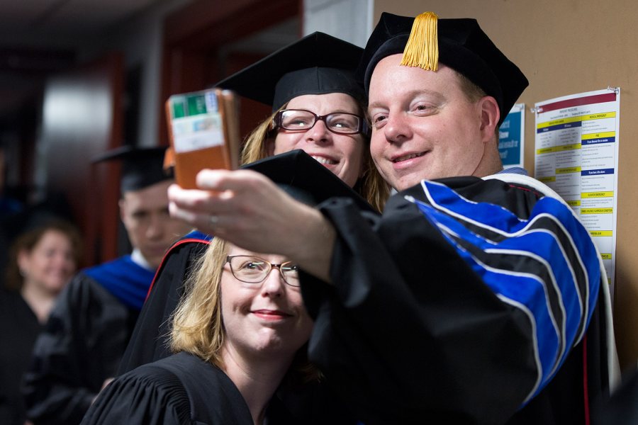 web-150531_Commencement_j0611