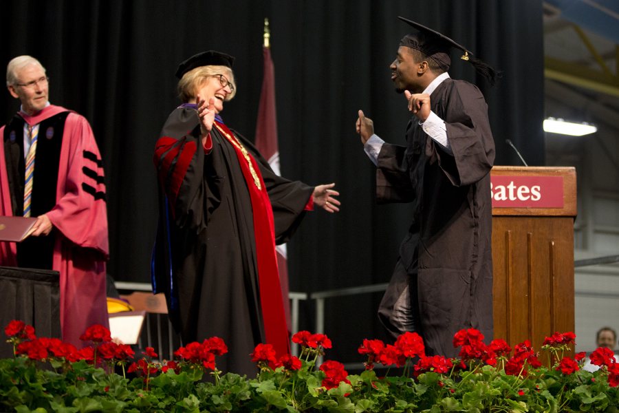 web-150531_Commencement_j2362