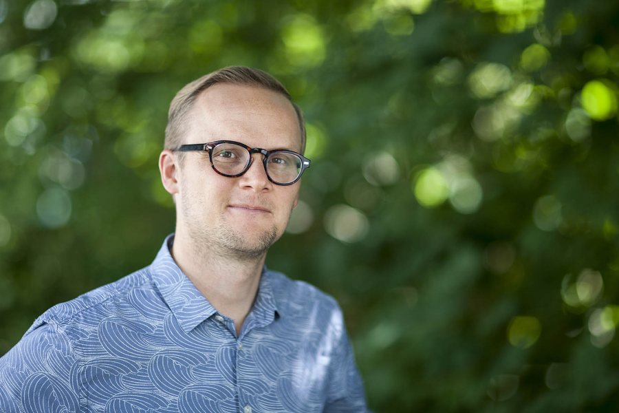 Recently appointed as director of Writing at Bates, Daniel Sanford comes to Maine from New Mexico. (Josh Kuckens/Bates College)