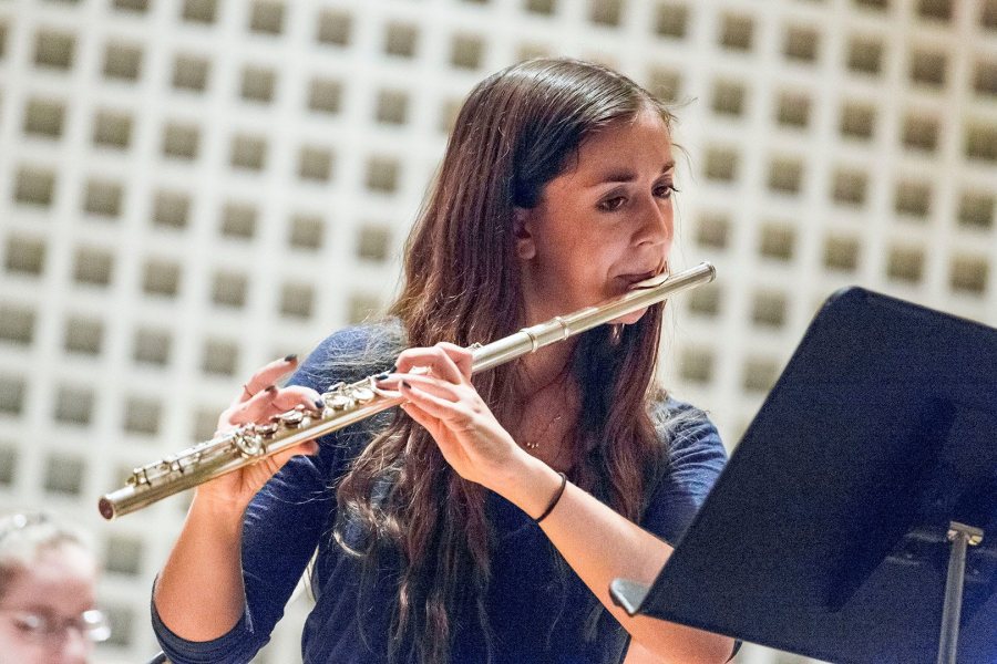 Rebecca Schwartz '16 of West Hartford, Conn., rehearses with the Bates College Orchestra on Nov. 3. (Josh Kuckens/Bates College()