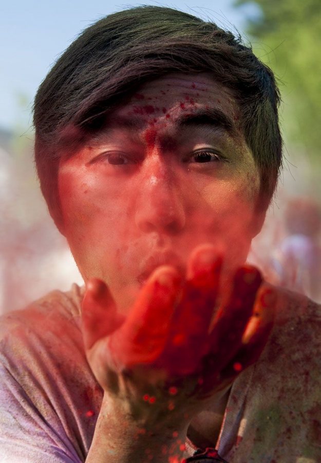 web-150519_OIE_Holi_0006