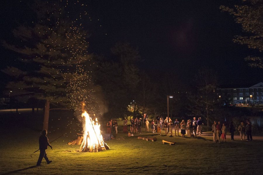 web-150612_Reunion_Bonfire_0030