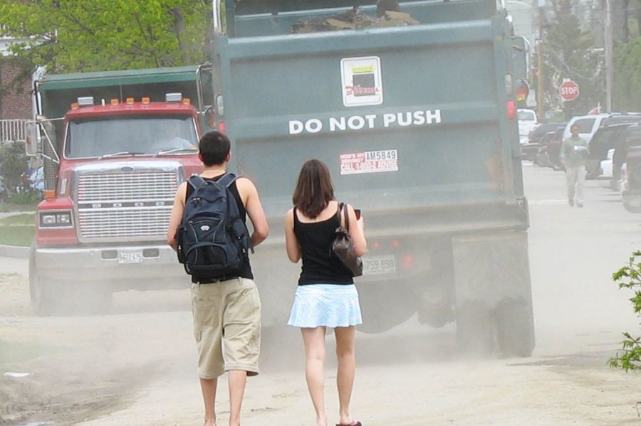 Dusty old dust: Heavy equipment raises clouds on campus. (Doug Hubley/Bates College)