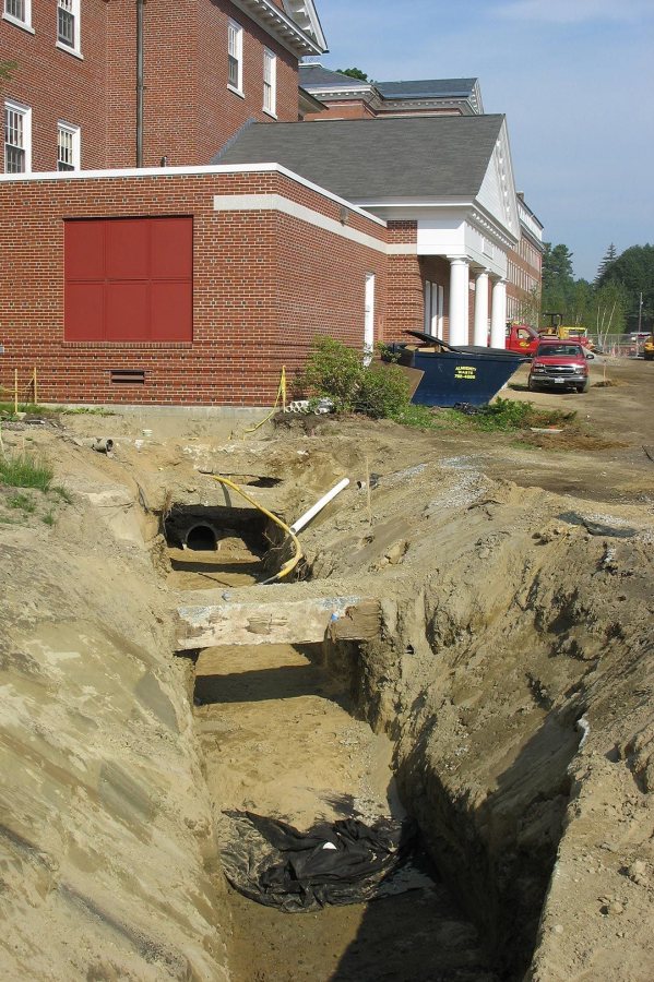 A steam-line trench at Dana Chemistry Hall. (Doug Hubley/Bates College)