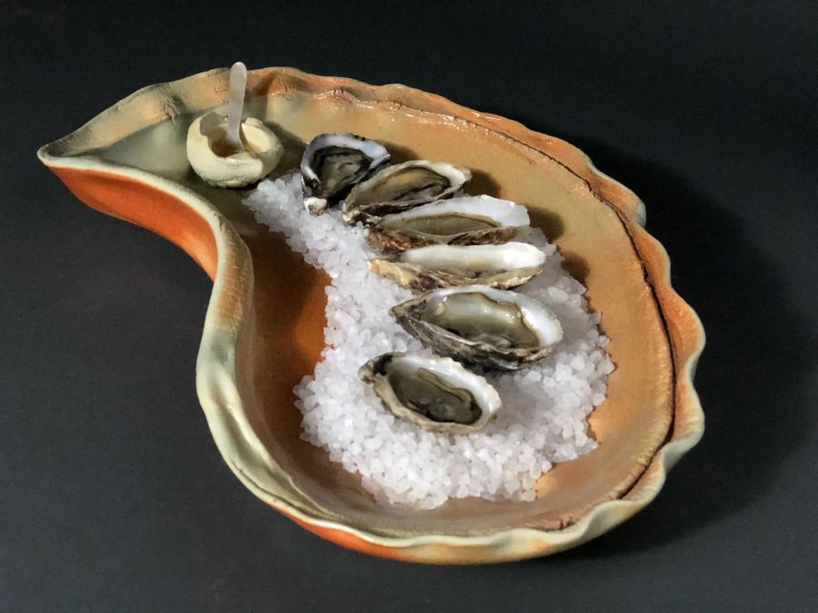 Robin Leventhal ’88 combined her talent for food and art by creating ceramic oyster plates. (Courtesy of Robin Leventhal) 