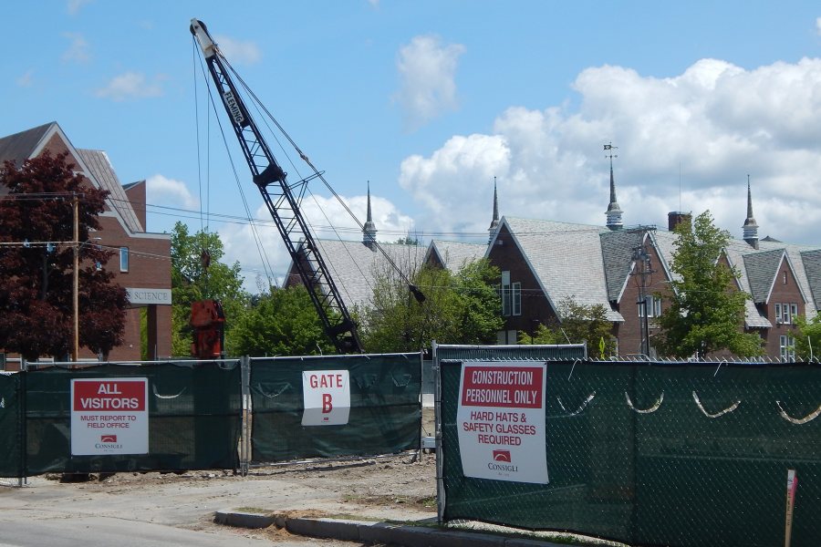 Consigli Construction opened Gate B, on Nichols Street near the former location of the Bates Communications Office, at the Bonney Science Center construction site in late May. (Doug Hubley/Bates College)