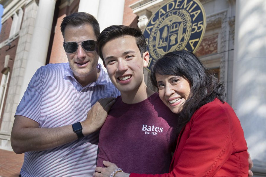 Move-In DayThe Class of 2023 arrives on campus. Students move into their new residences, attend meetings, eat lunch, pick up AESOP equipment, hear the President's Greeting on the Historic Quad, and say goodbye to their families.