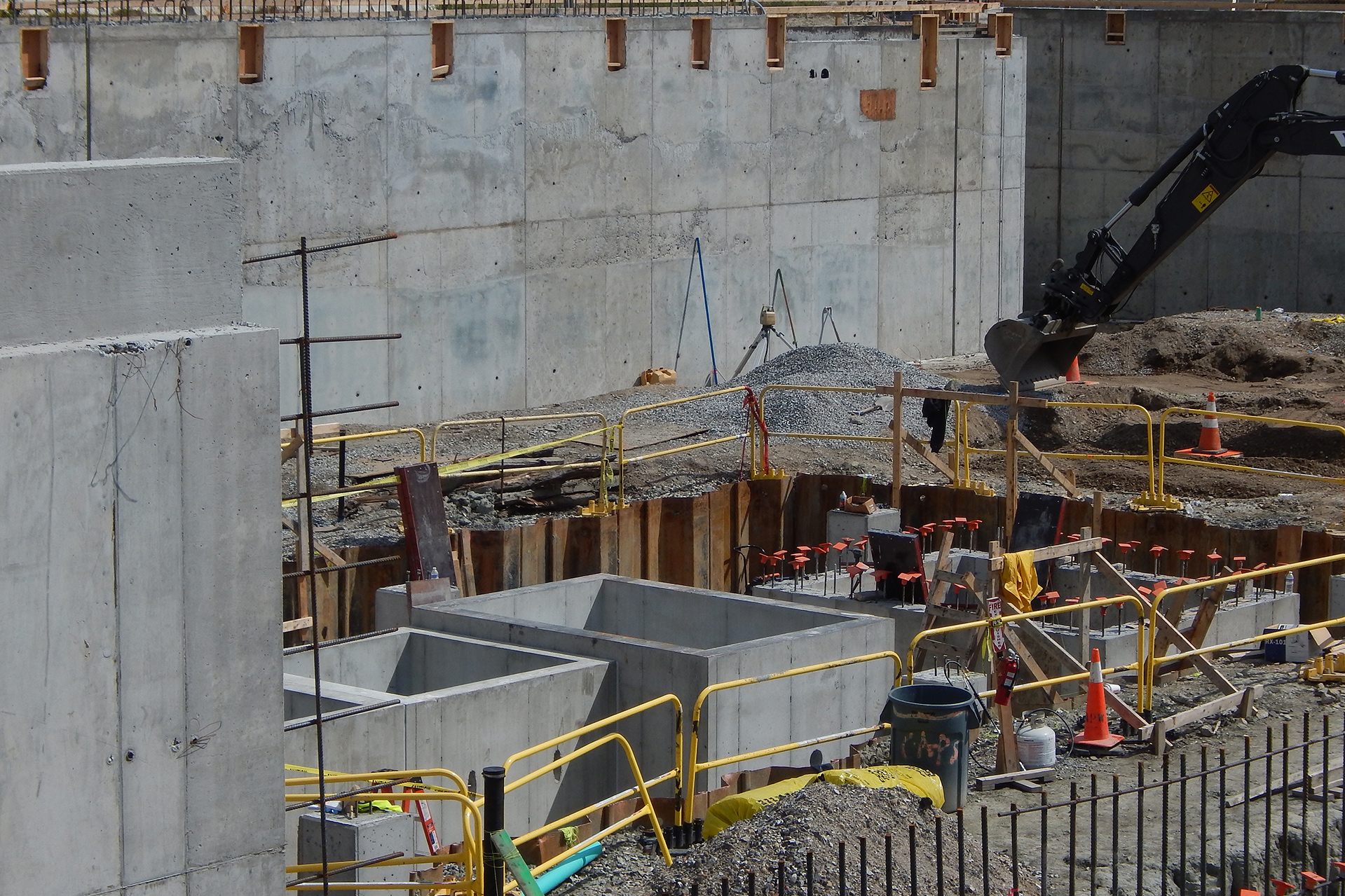 Waste-liquid holding tanks in the "cofferdam" in the Bonney Science Center basement on Sept. 10. (Doug Hubley/Bates College)