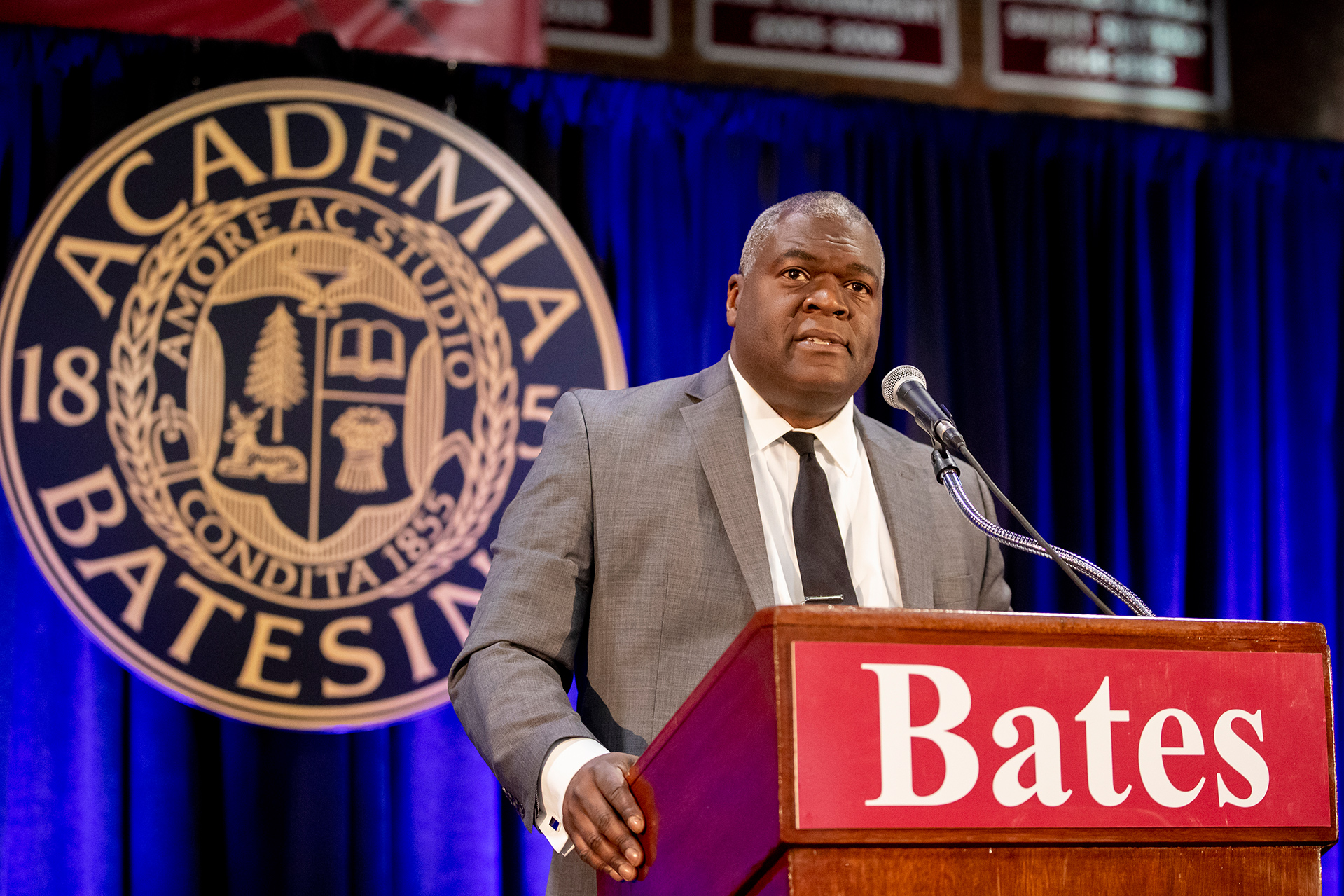 Associate Professor of Psychology Michael Sargent introduces 2020 Martin Luther King Jr. Day keynote speaker Jennifer Eberhardt. (Phyllis Graber Jensen/Bates College)