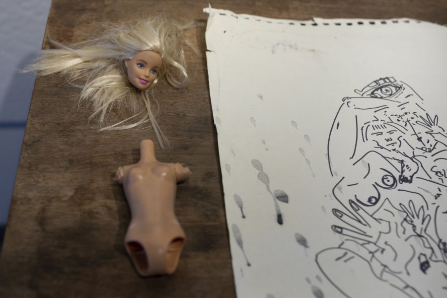 Olin Arts CenterPamela Johnson and senior art thesis students will be wrapping up a writing assignment. They then disperse to work in their Olin studios.