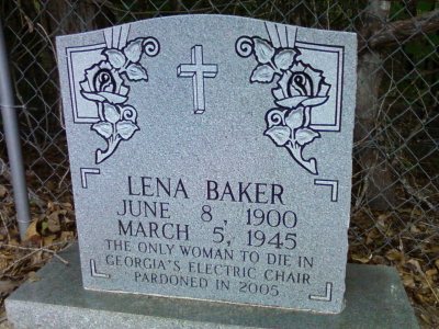 The headstone of Lena Baker in Mt. Vernon Baptist Church cemetery, in Cuthbert, Ga. (Photograph by 86billy86 CC BY-SA https://creativecommons.org/licenses/by-sa/3.0)