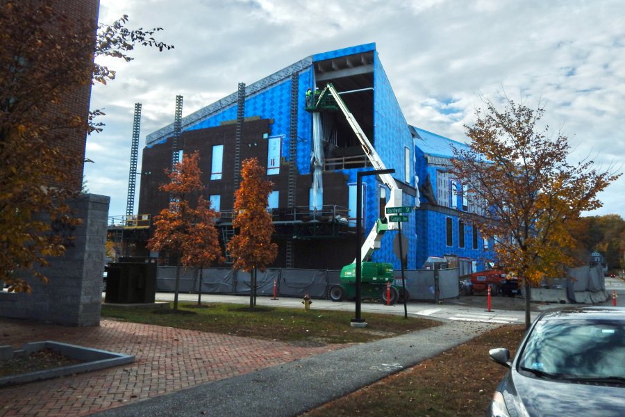 The east face of the Bonney Science Center seen from Campus Ave. on Oct. 22. (Doug Hubley/Bates College)